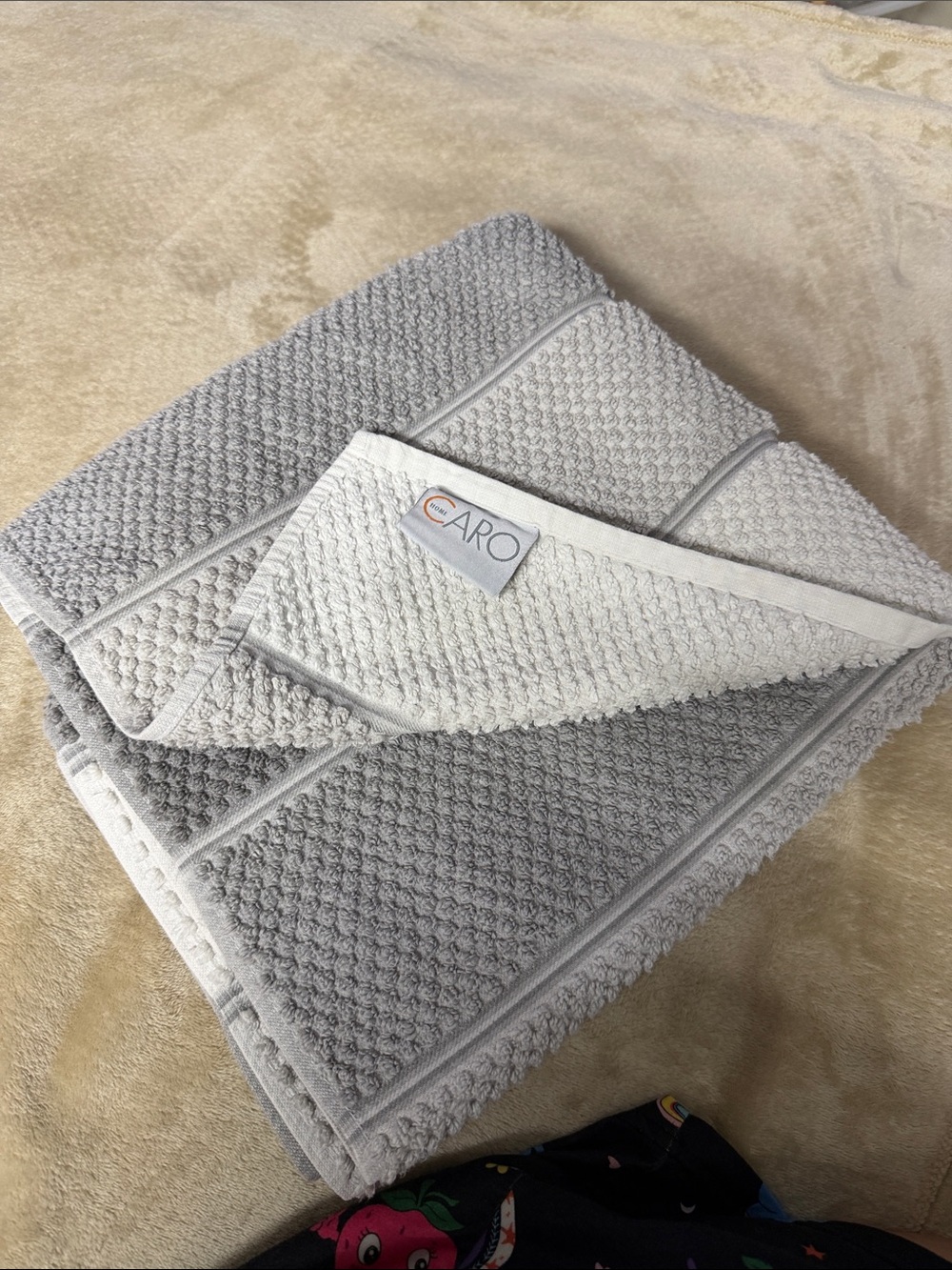 CARO Home 28”x55” Gray white Waffle Weave Bath Towel 100 %Cotton